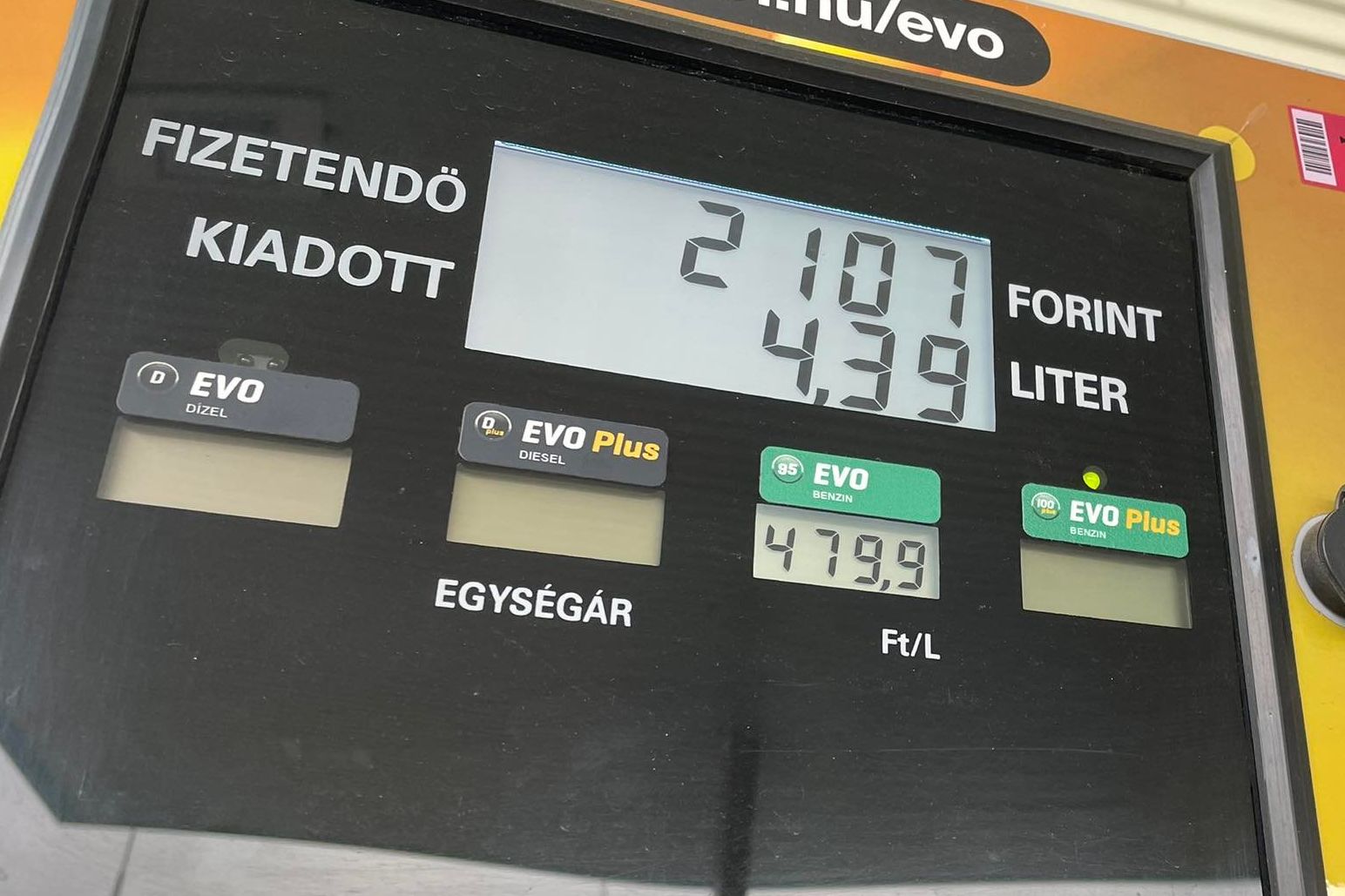 Két hetet kaptak a kereskedők az üzemanyag árak csökkentésére